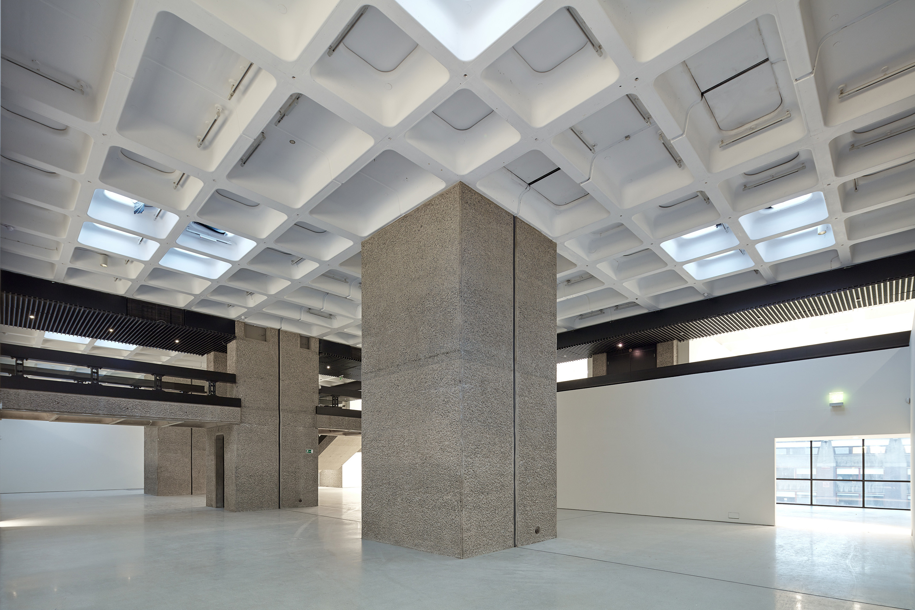 BARBICAN ART GALLERY